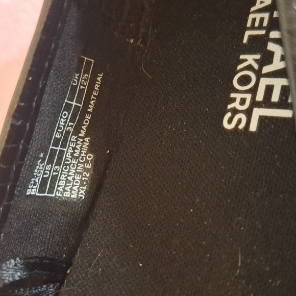 Girl's Michael Kors Flats - Picture 7 of 7